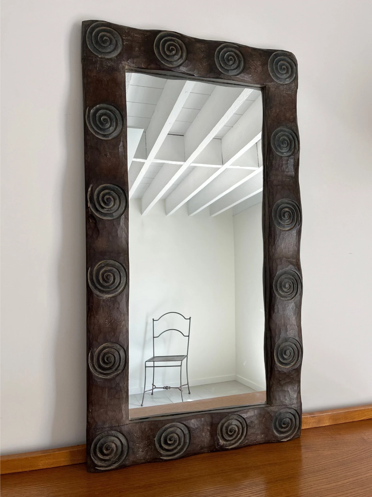 鏡家具 職人さんアンティークビンテージ carved wooden mirror Vintage Carved Wooden Mirror With Spiral Designs — Bureau